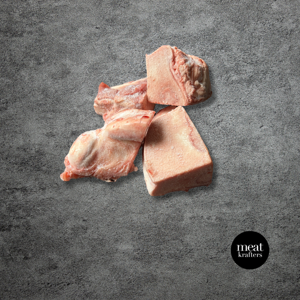 Beef Femur bone (Frozen) - 600-700 g